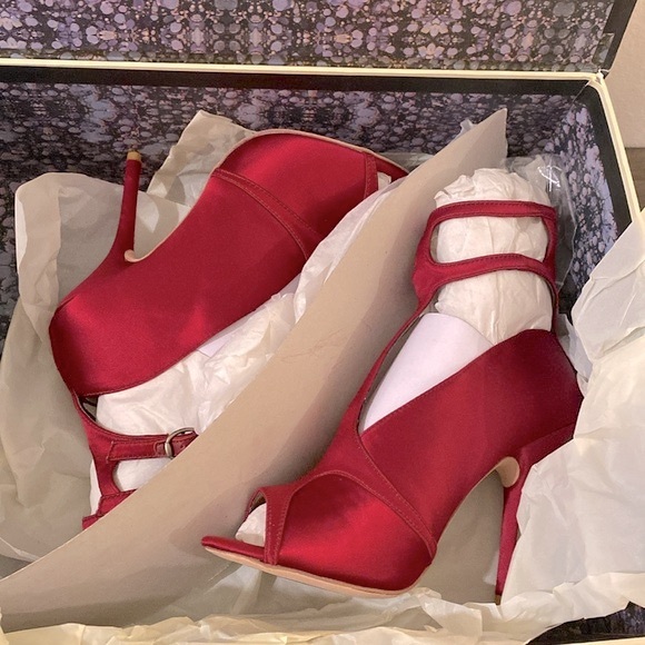 NIB [Leon Max] Red Satin Pika Ankle Wrap Peep Toe Stiletto Pumps Women’s Sz 5.5 - Picture 5 of 10